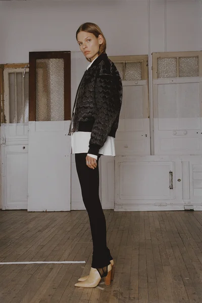 Look 10